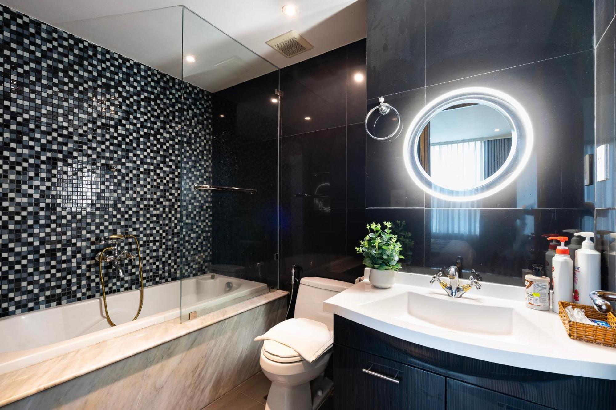 Comfy Luxury 3br Near Ben Thanh Market Apartment Ho Chi Minh City